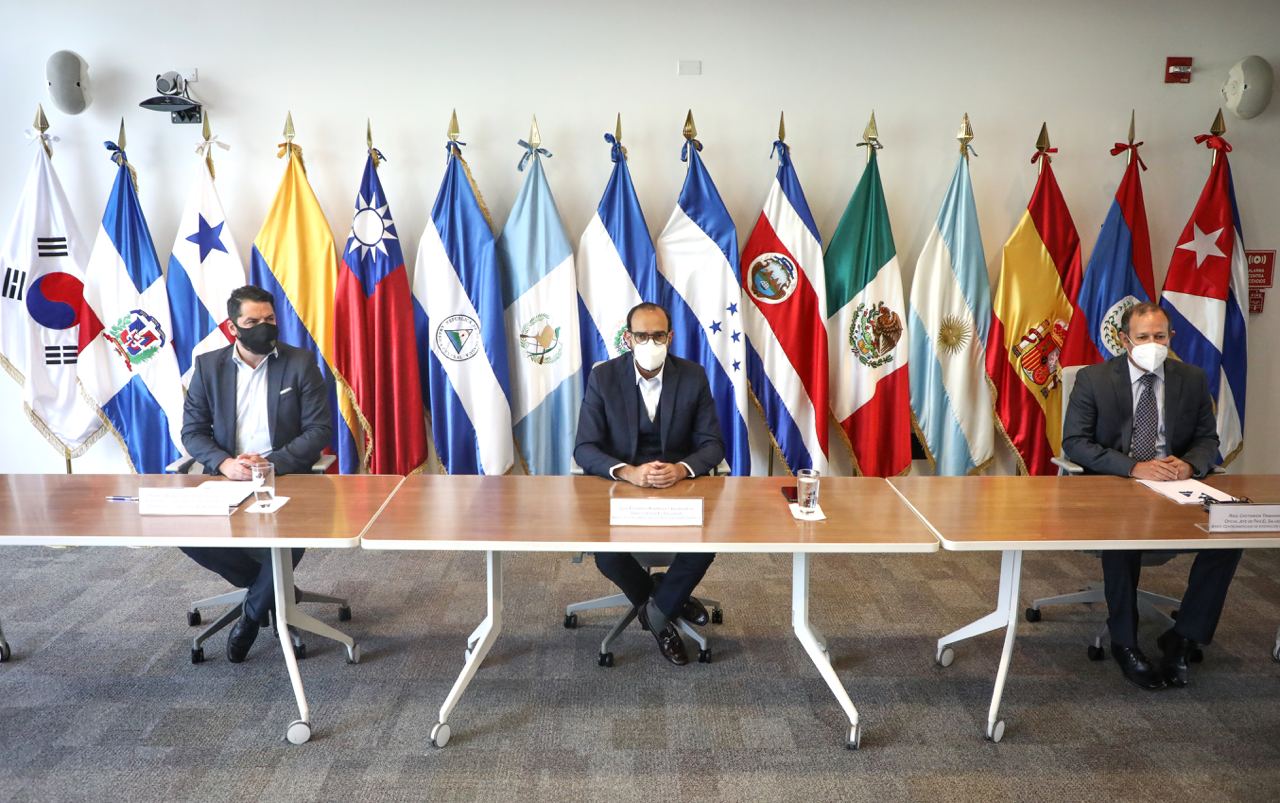 bcie-otorga-al-gobierno-500000-no-reembolsables-para-el-combate-del-covid19